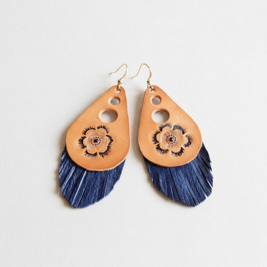 Earrings, leather, fringes, hallmarked flower