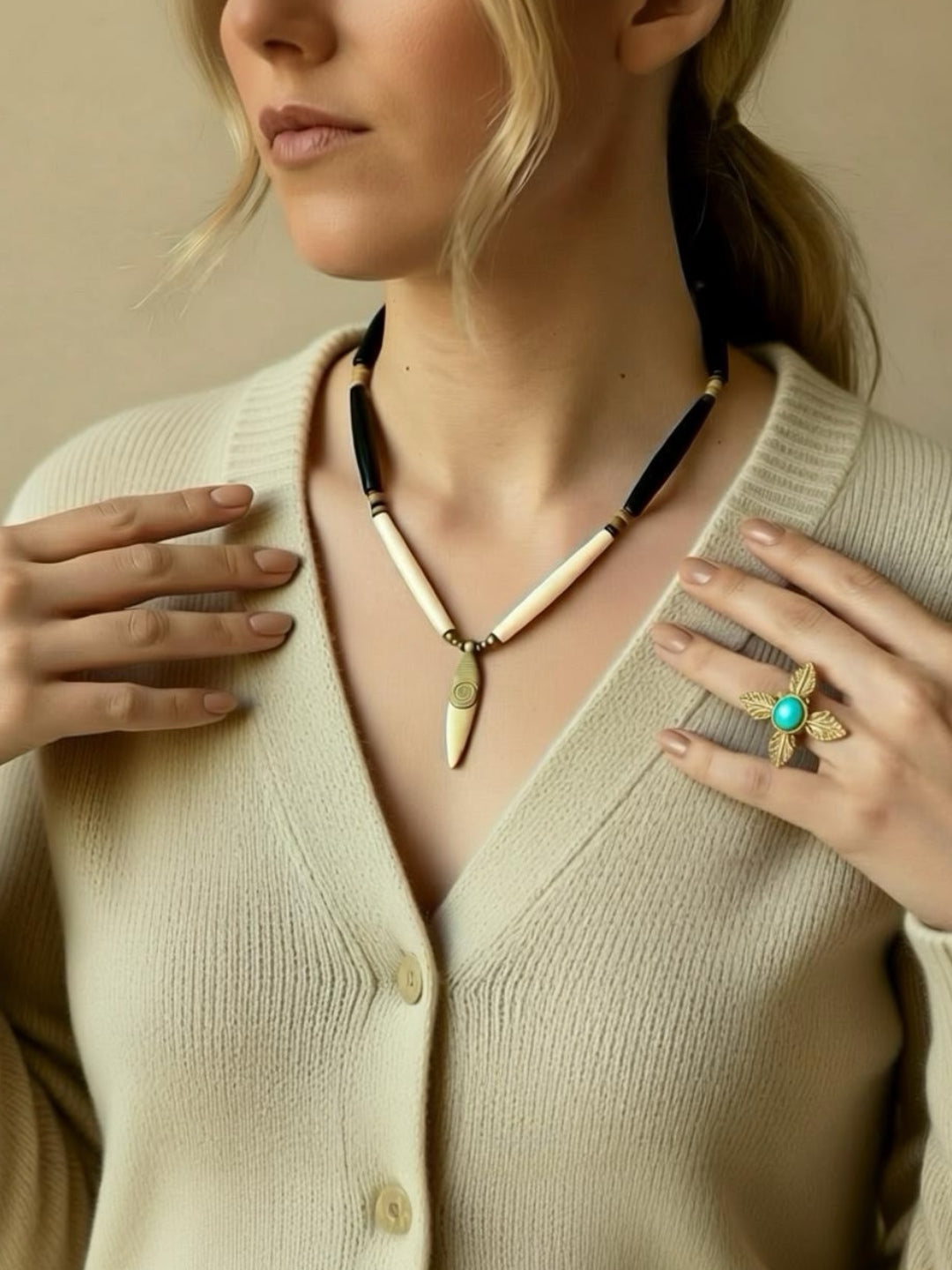 Necklace "Ivy" | Hair pipes | Necklace with gold colored charms