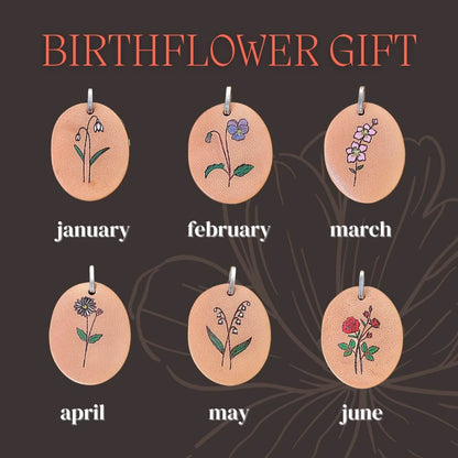 Leder Anhänger mit Geburtsblume als Baumschmuck – perfektes persönliches Geschenk für Weihnachten oder besondere Anlässe“