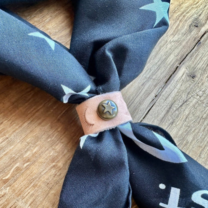 Tuchring Leder Muster und Niete - Bandana